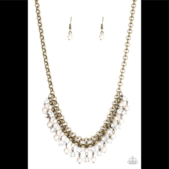 ✨3 for $10✨Brass and pearl necklace